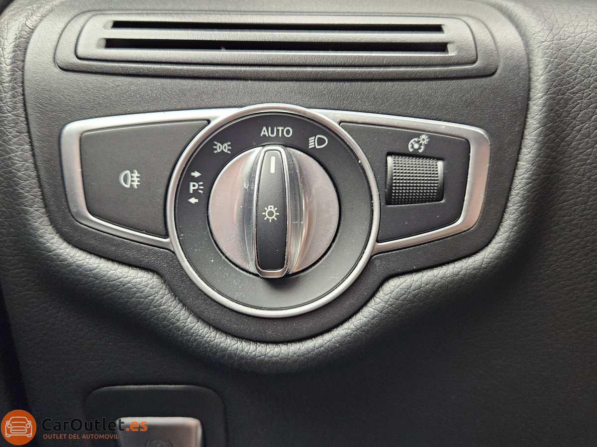 31 - Mercedes V Class 2020 - AUTO