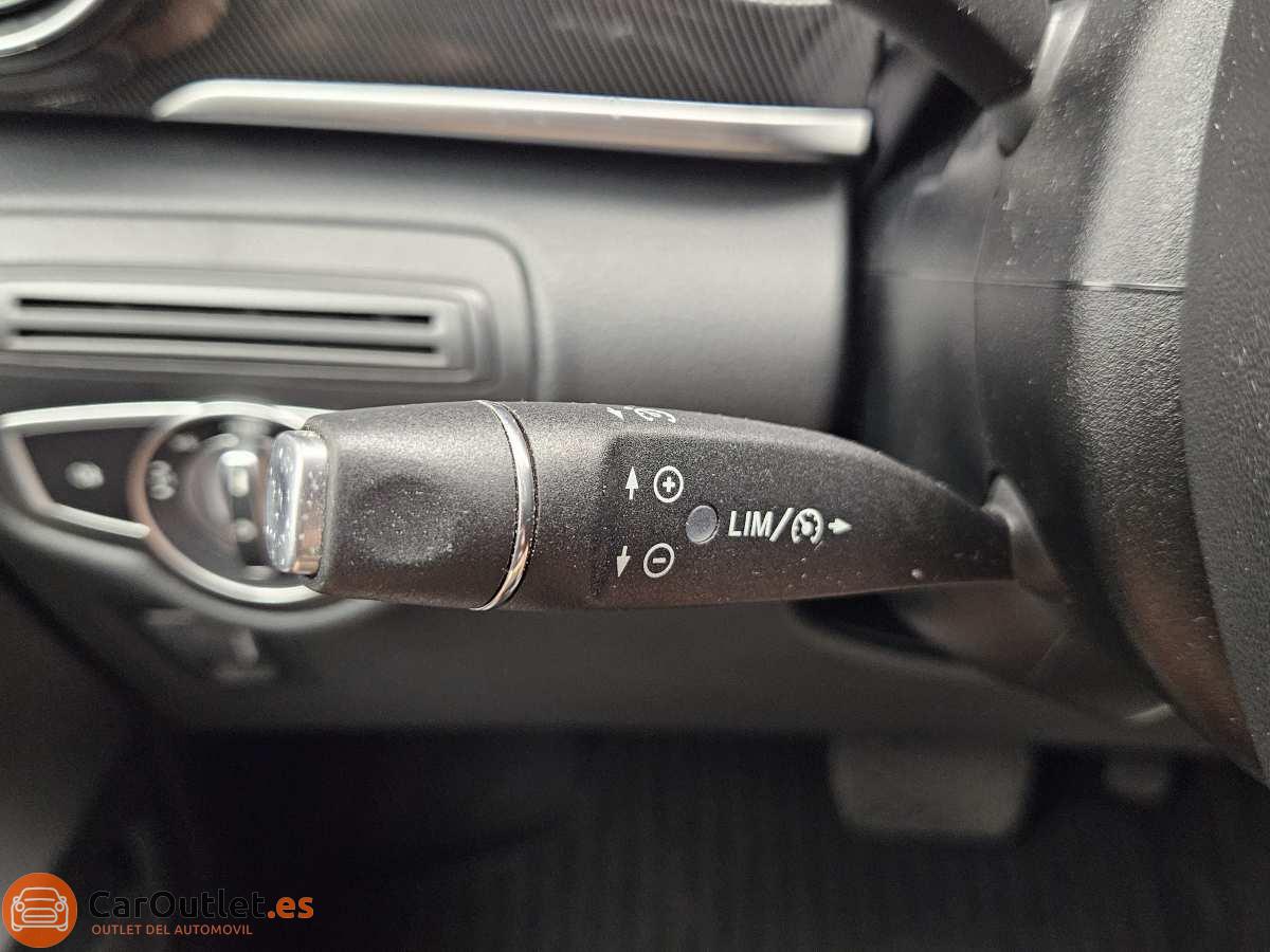 32 - Mercedes V Class 2020 - AUTO