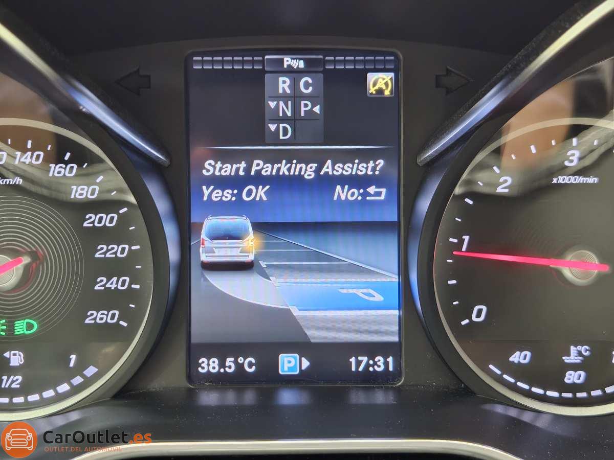 40 - Mercedes V Class 2020 - AUTO