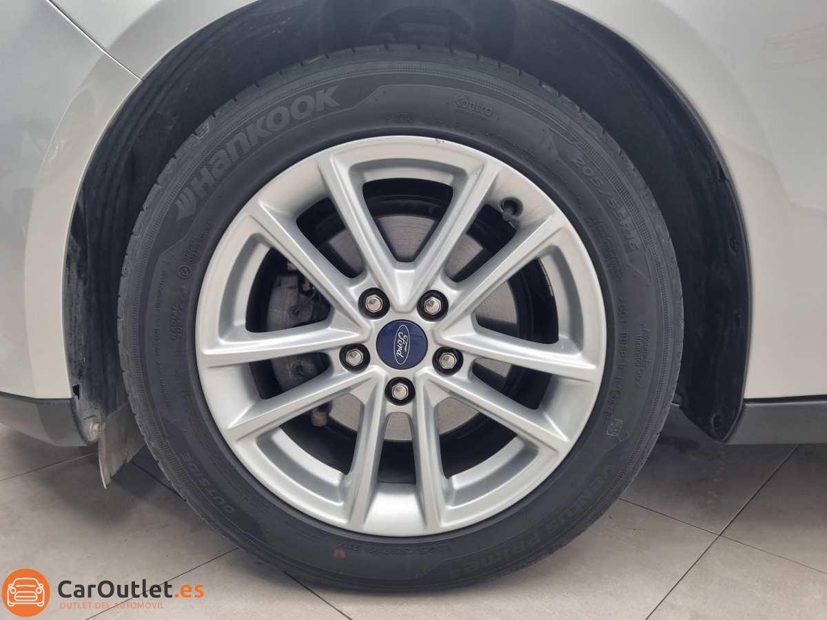 6 - Ford Focus 2018 - AUTO