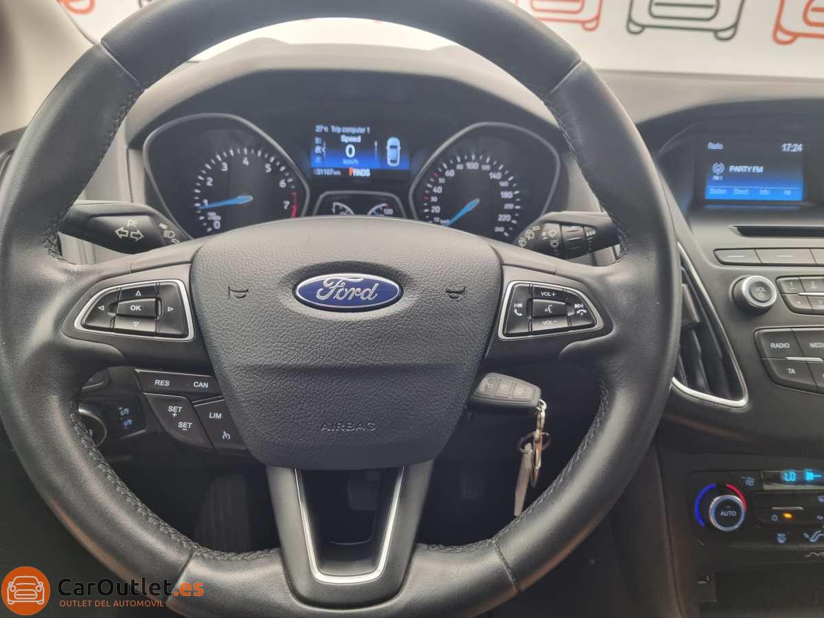 19 - Ford Focus 2018 - AUTO