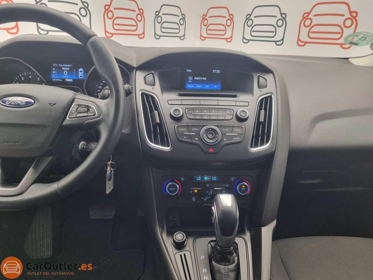 24 - Ford Focus 2018 - AUTO