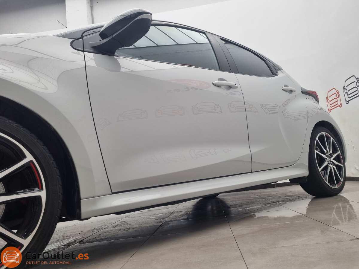 4 - Toyota Yaris 2022 - AUTO