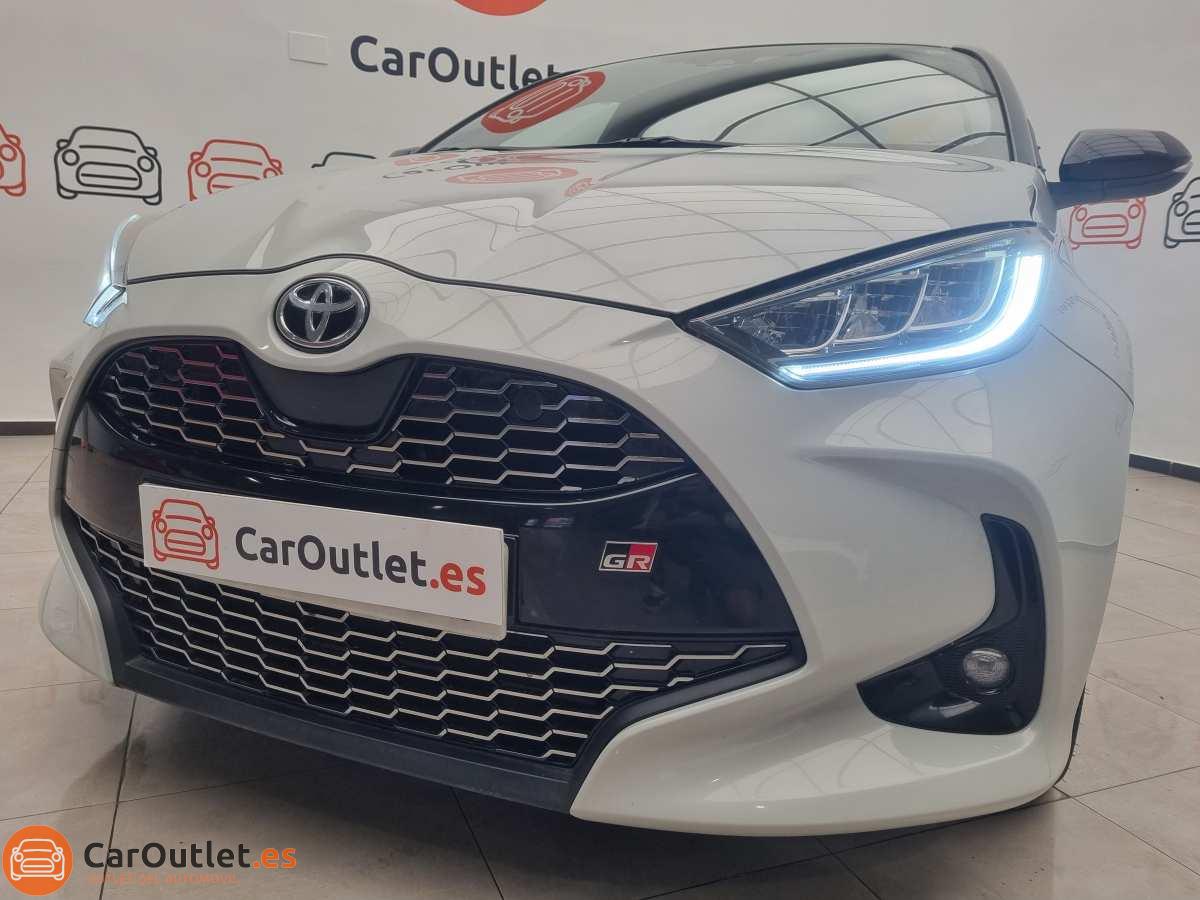 5 - Toyota Yaris 2022 - AUTO
