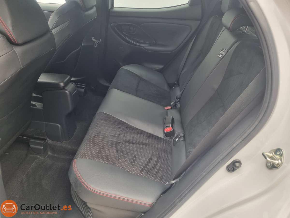 12 - Toyota Yaris 2022 - AUTO