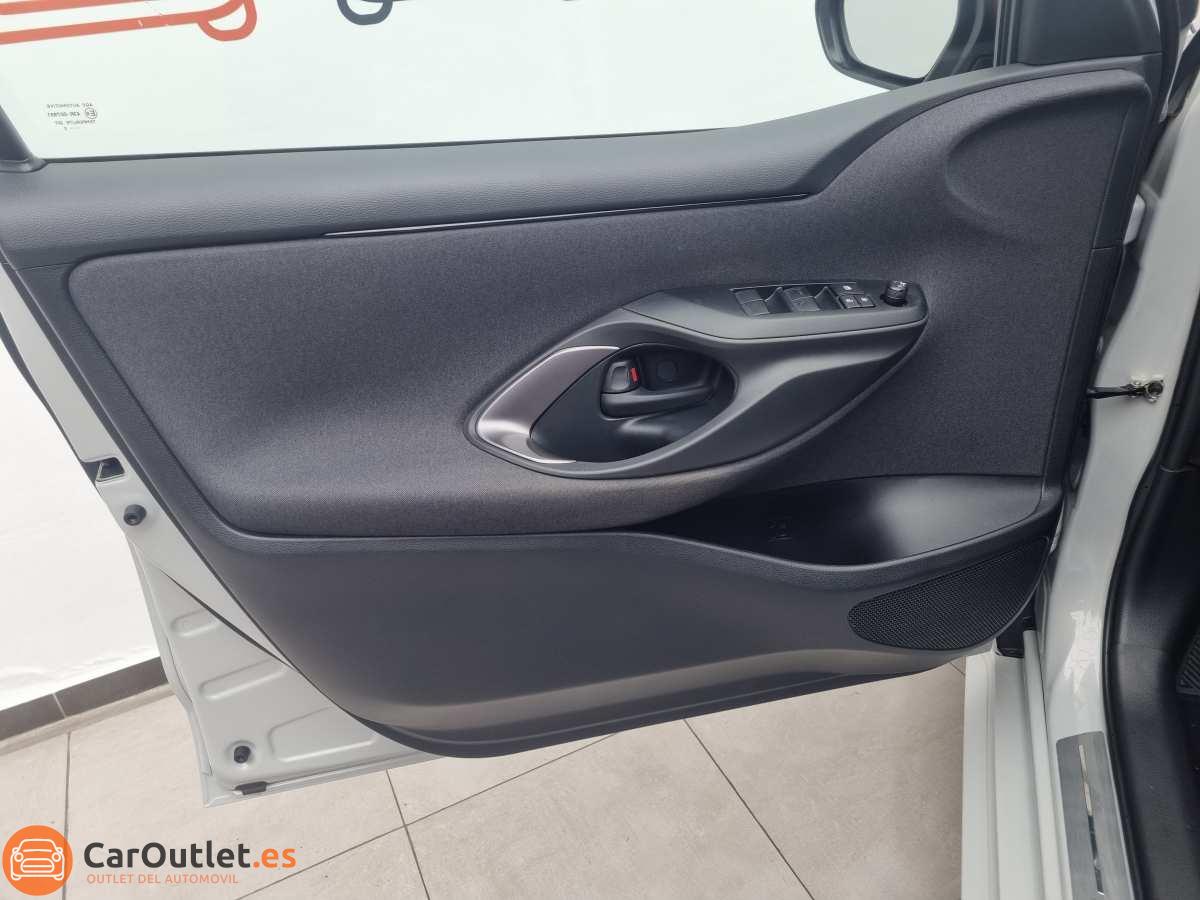 13 - Toyota Yaris 2022 - AUTO