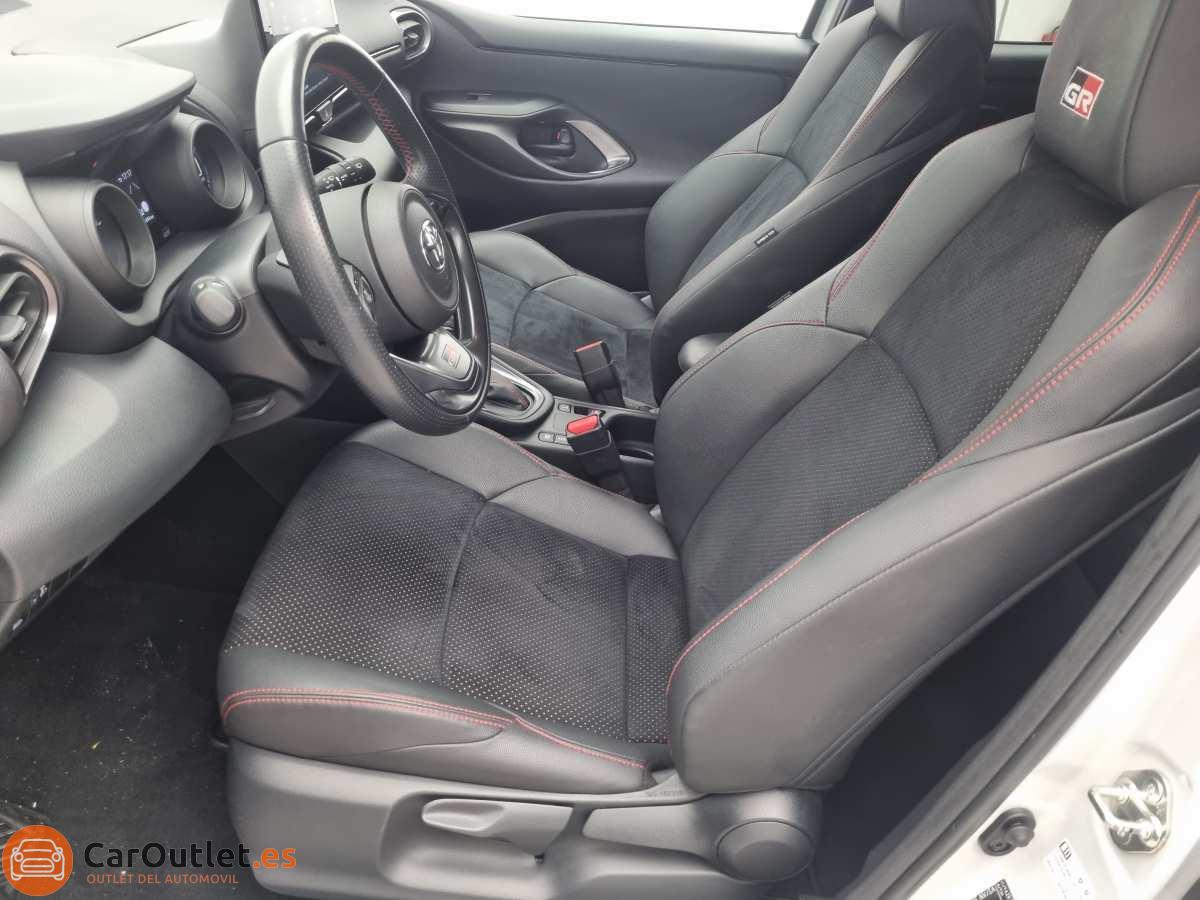 15 - Toyota Yaris 2022 - AUTO