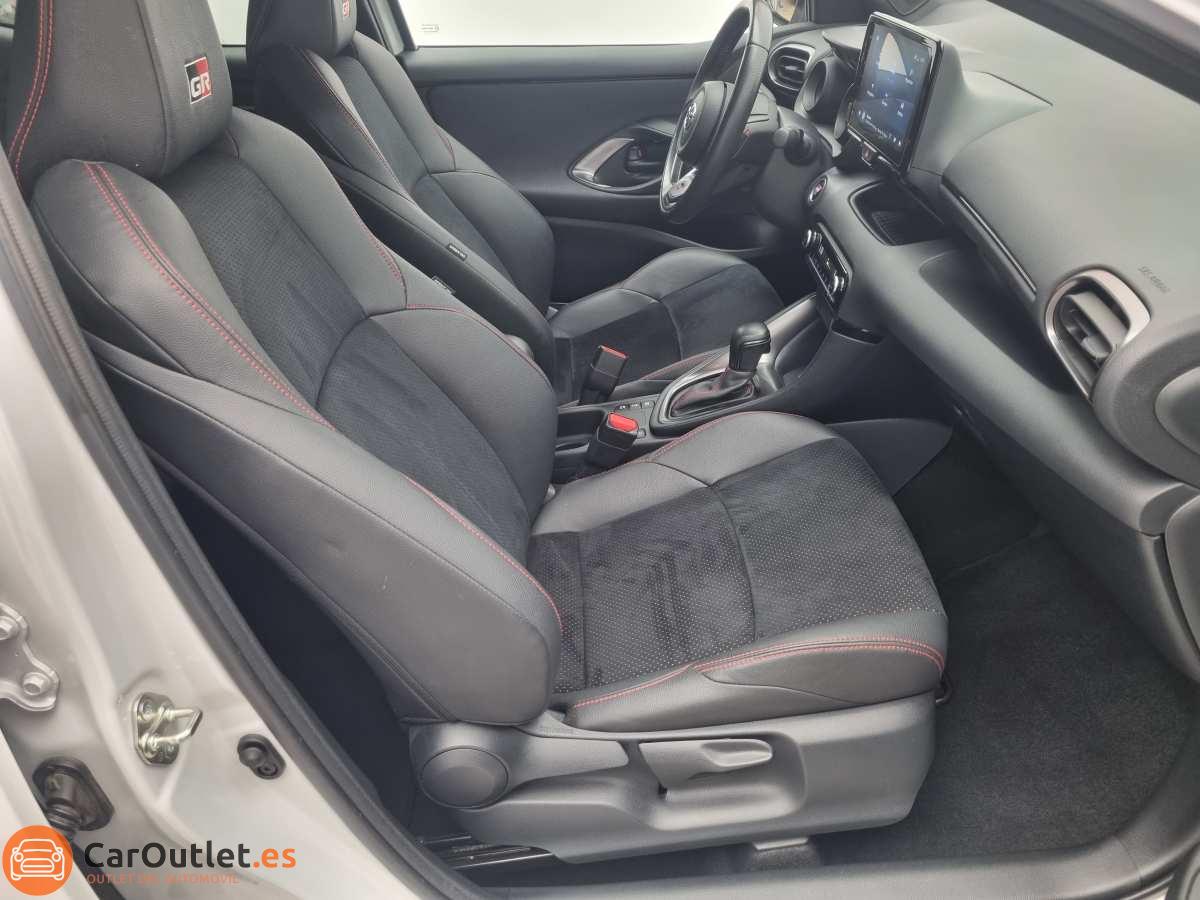 16 - Toyota Yaris 2022 - AUTO