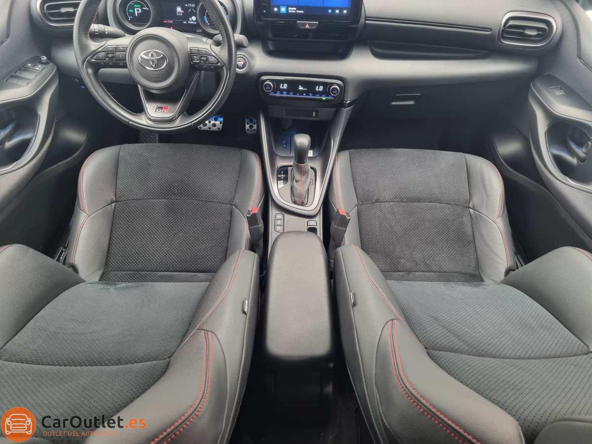 17 - Toyota Yaris 2022 - AUTO