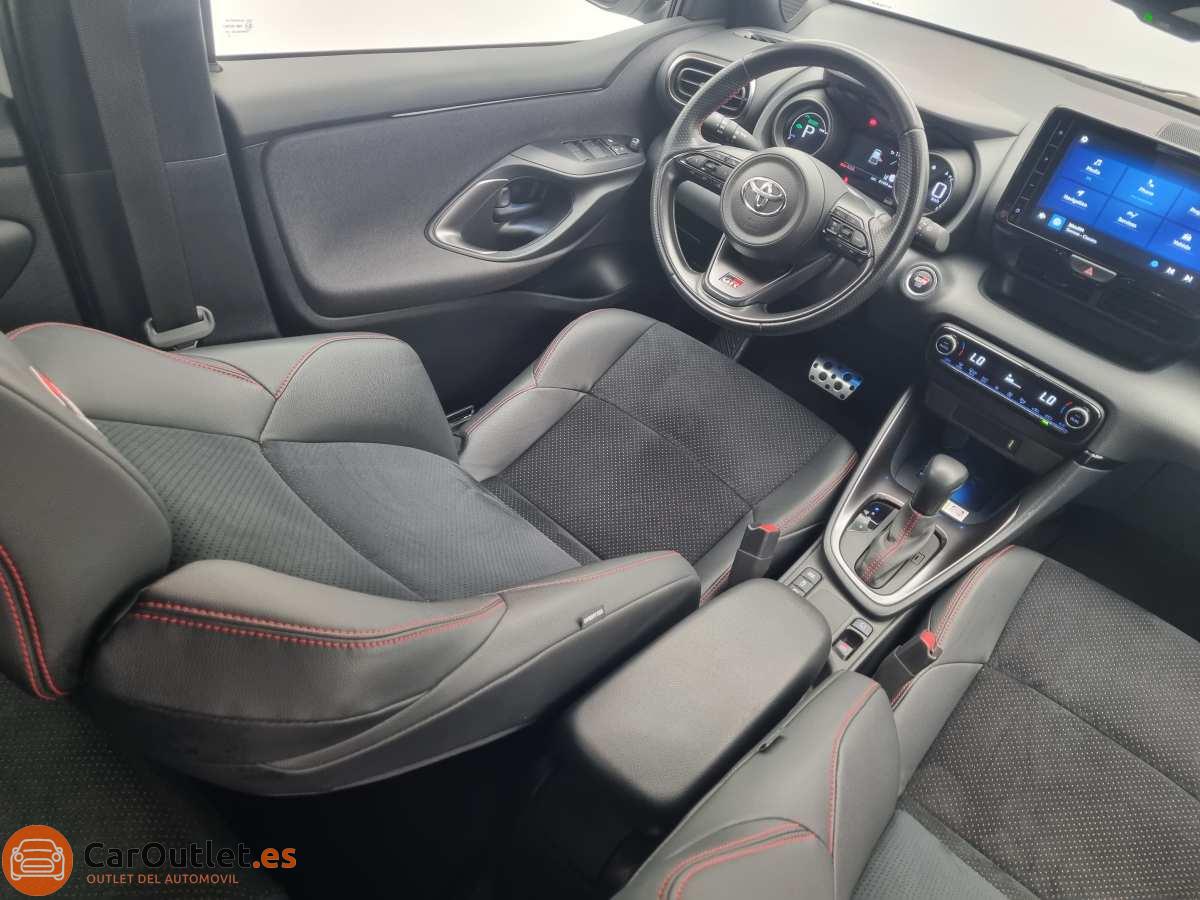 18 - Toyota Yaris 2022 - AUTO