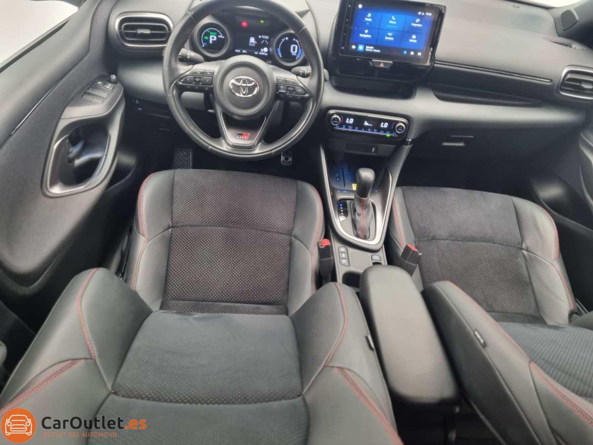 19 - Toyota Yaris 2022 - AUTO