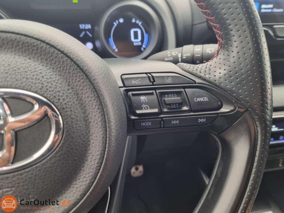 22 - Toyota Yaris 2022 - AUTO