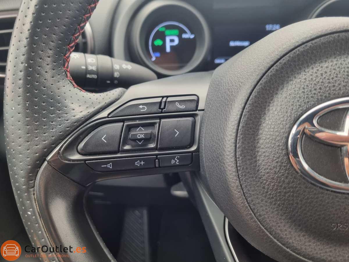 23 - Toyota Yaris 2022 - AUTO