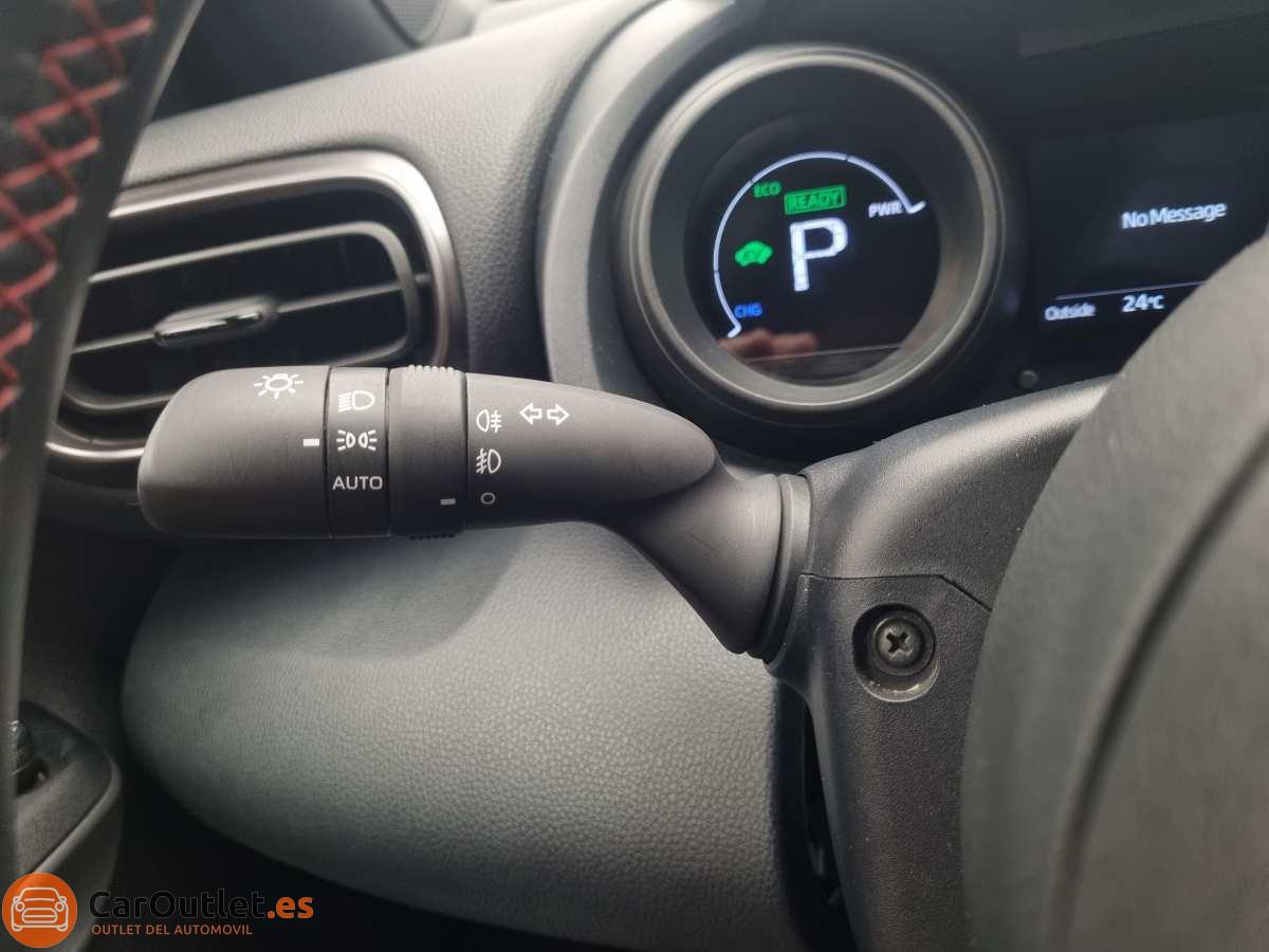 25 - Toyota Yaris 2022 - AUTO