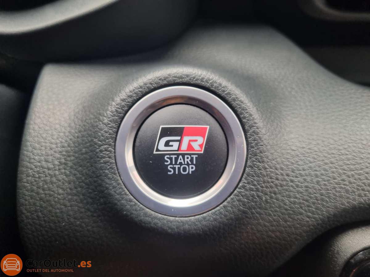 26 - Toyota Yaris 2022 - AUTO