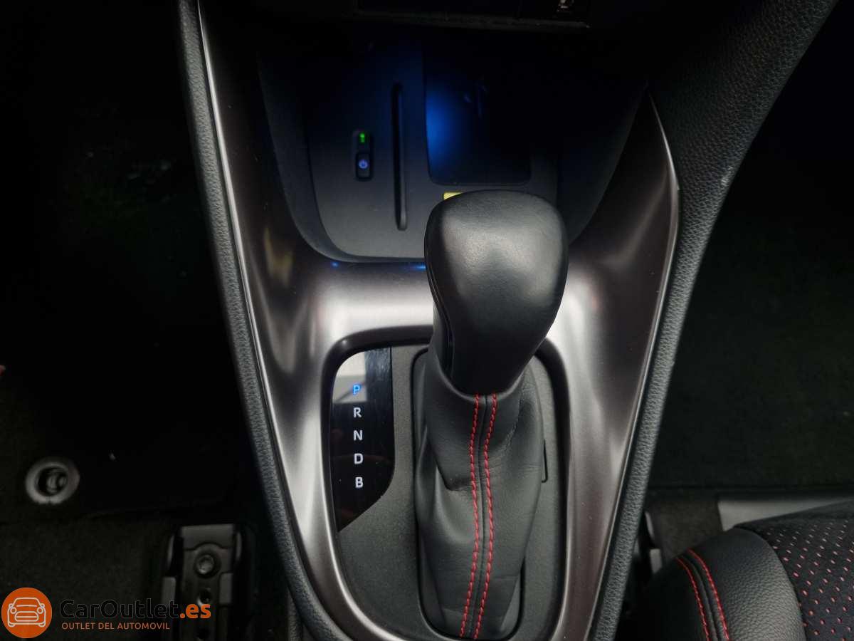 32 - Toyota Yaris 2022 - AUTO
