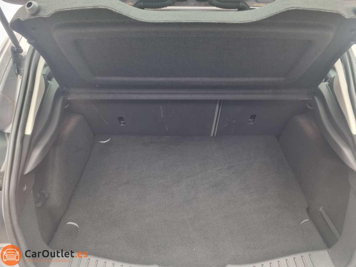 12 - Ford Focus 2012 - AUTO