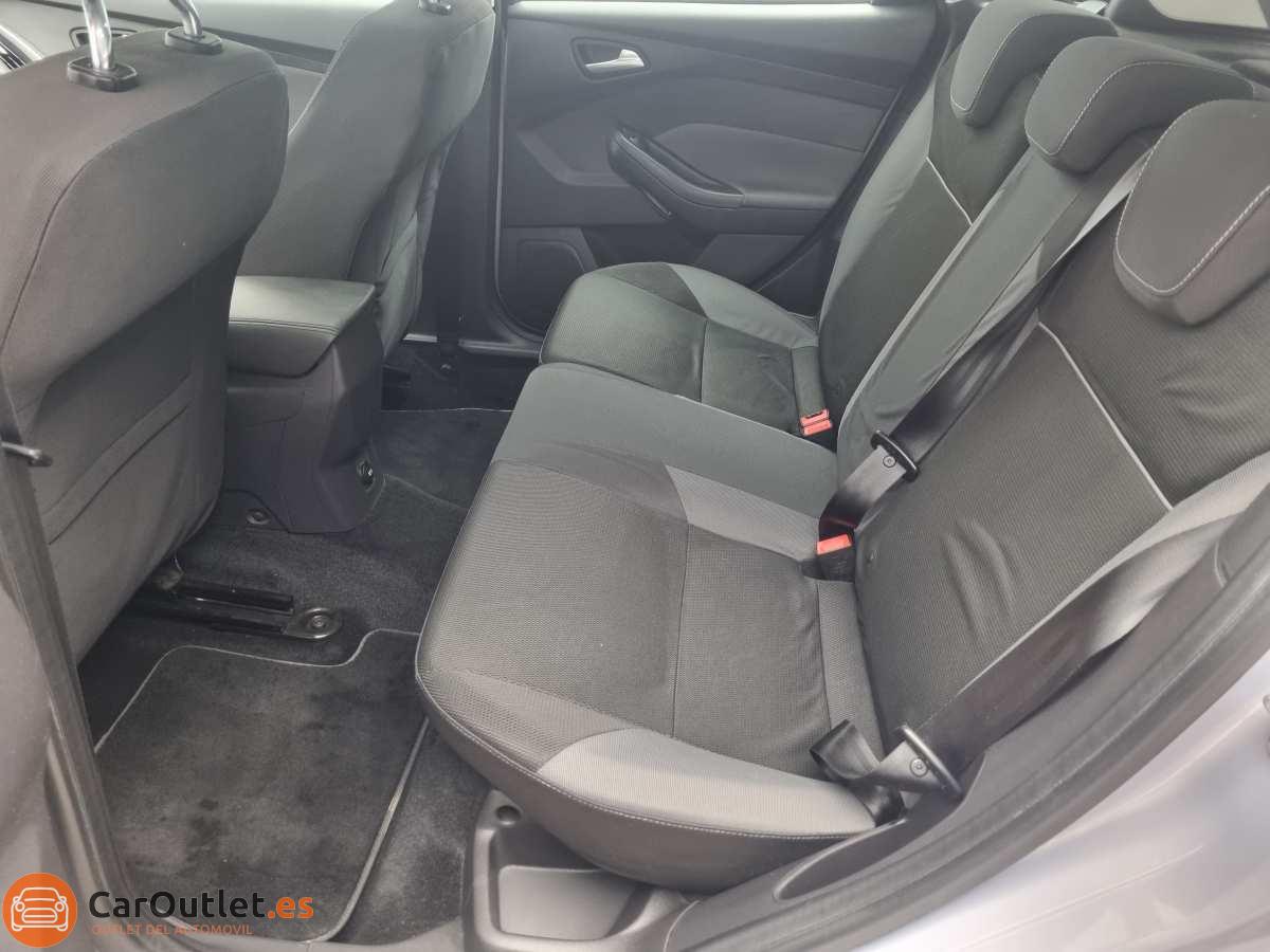 13 - Ford Focus 2012 - AUTO