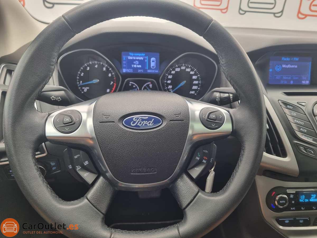 20 - Ford Focus 2012 - AUTO