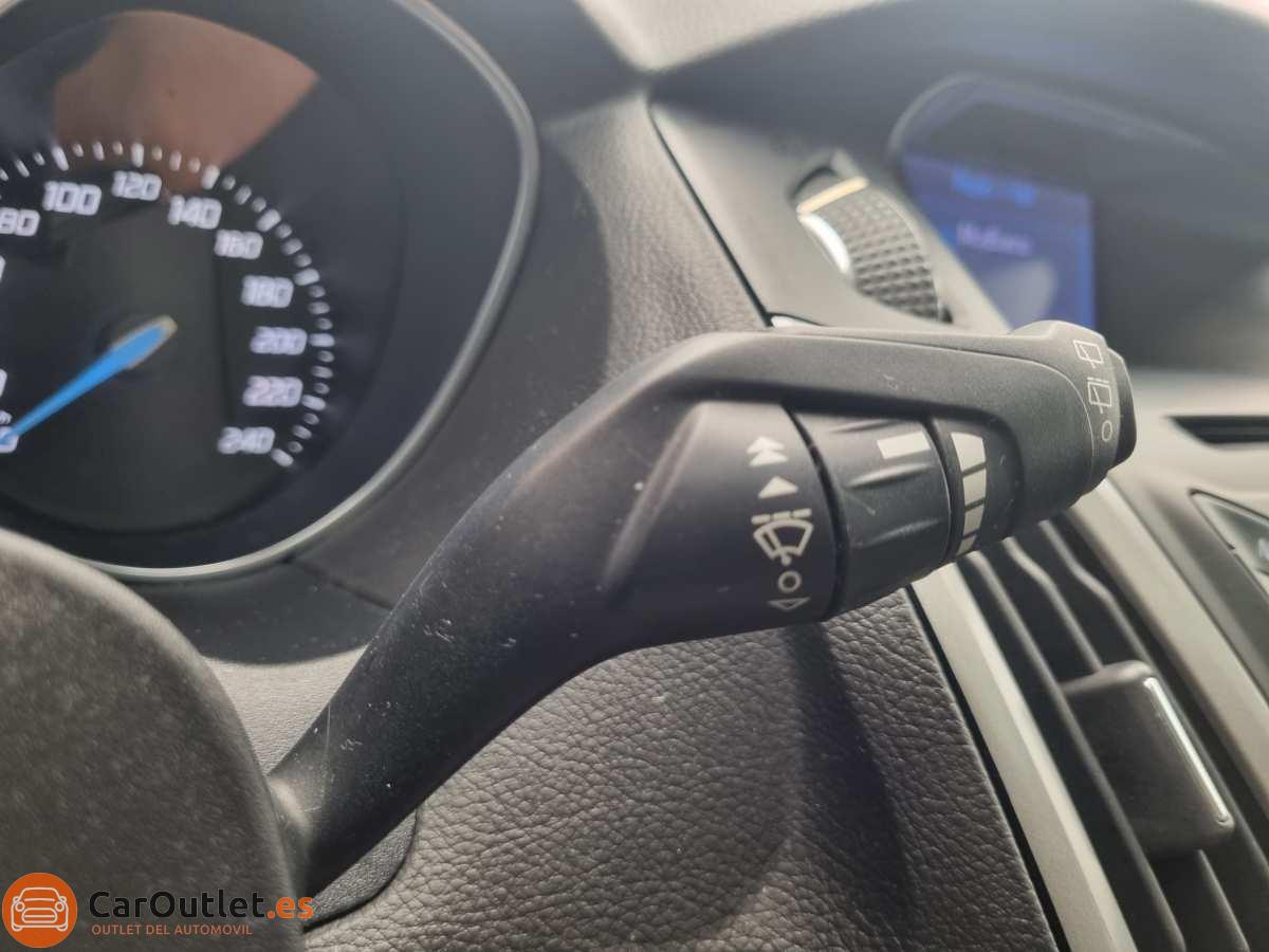 24 - Ford Focus 2012 - AUTO