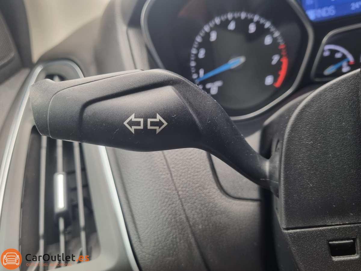 25 - Ford Focus 2012 - AUTO