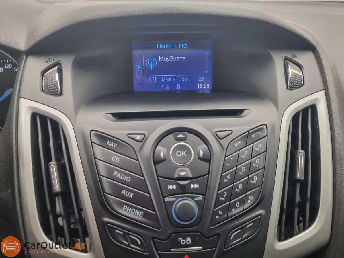 27 - Ford Focus 2012 - AUTO