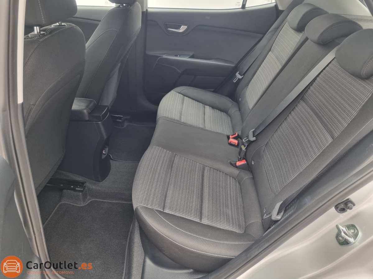 12 - Kia Stonic 2024 - AUTO