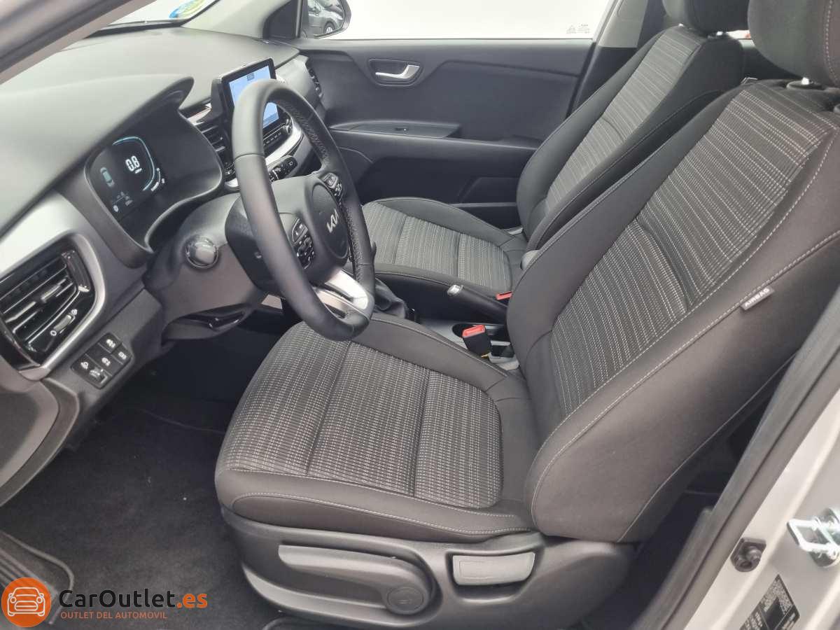 15 - Kia Stonic 2024 - AUTO