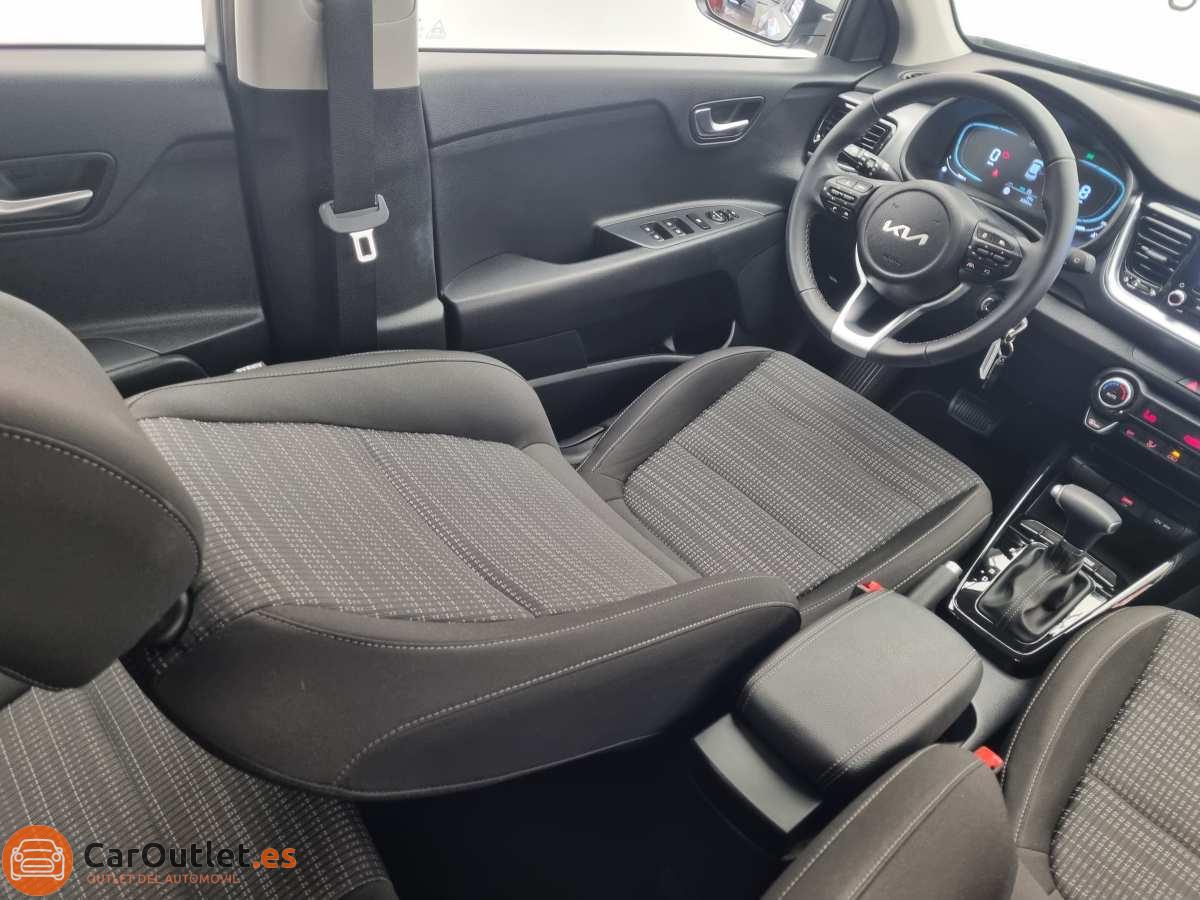 18 - Kia Stonic 2024 - AUTO