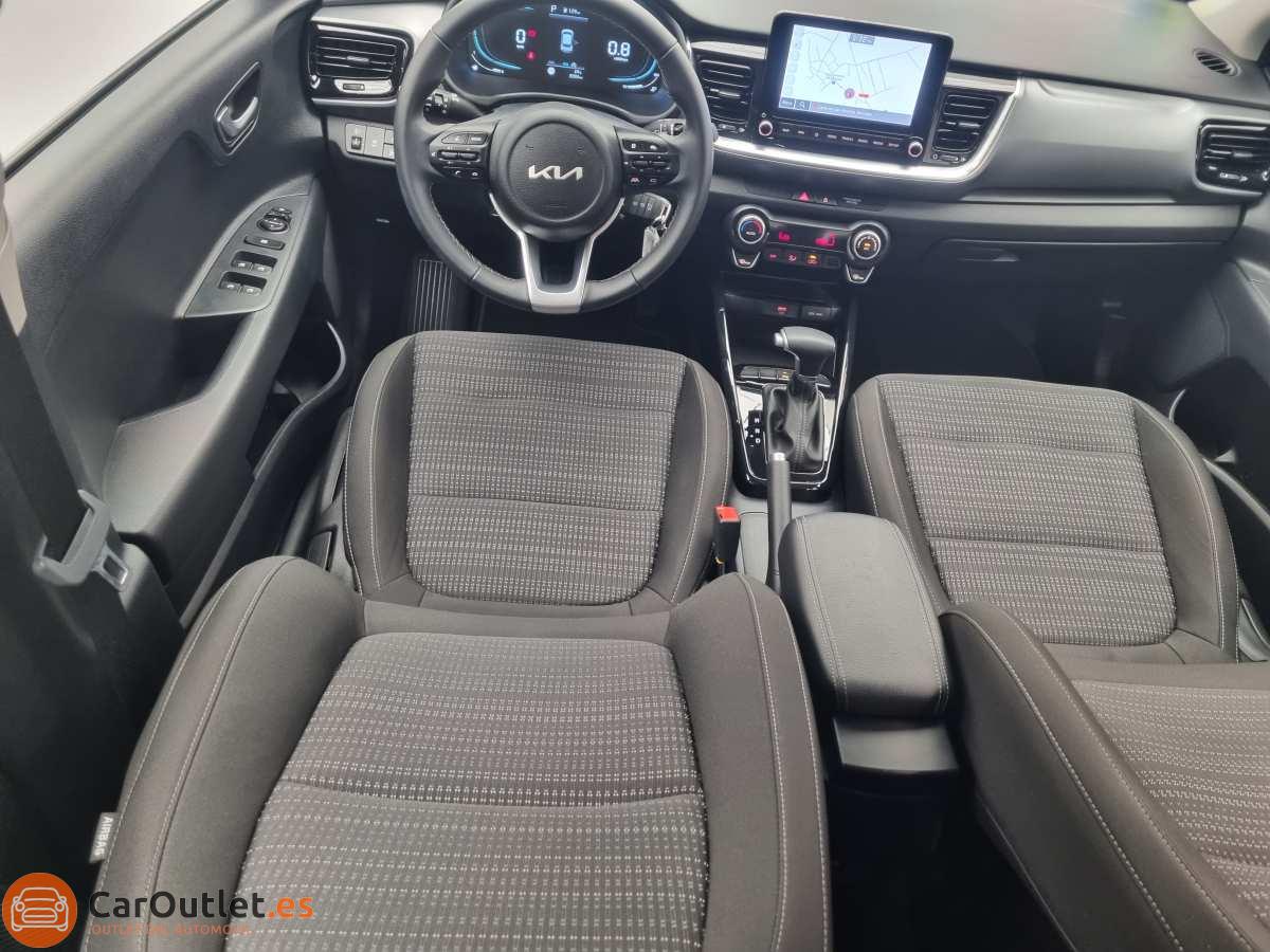 19 - Kia Stonic 2024 - AUTO