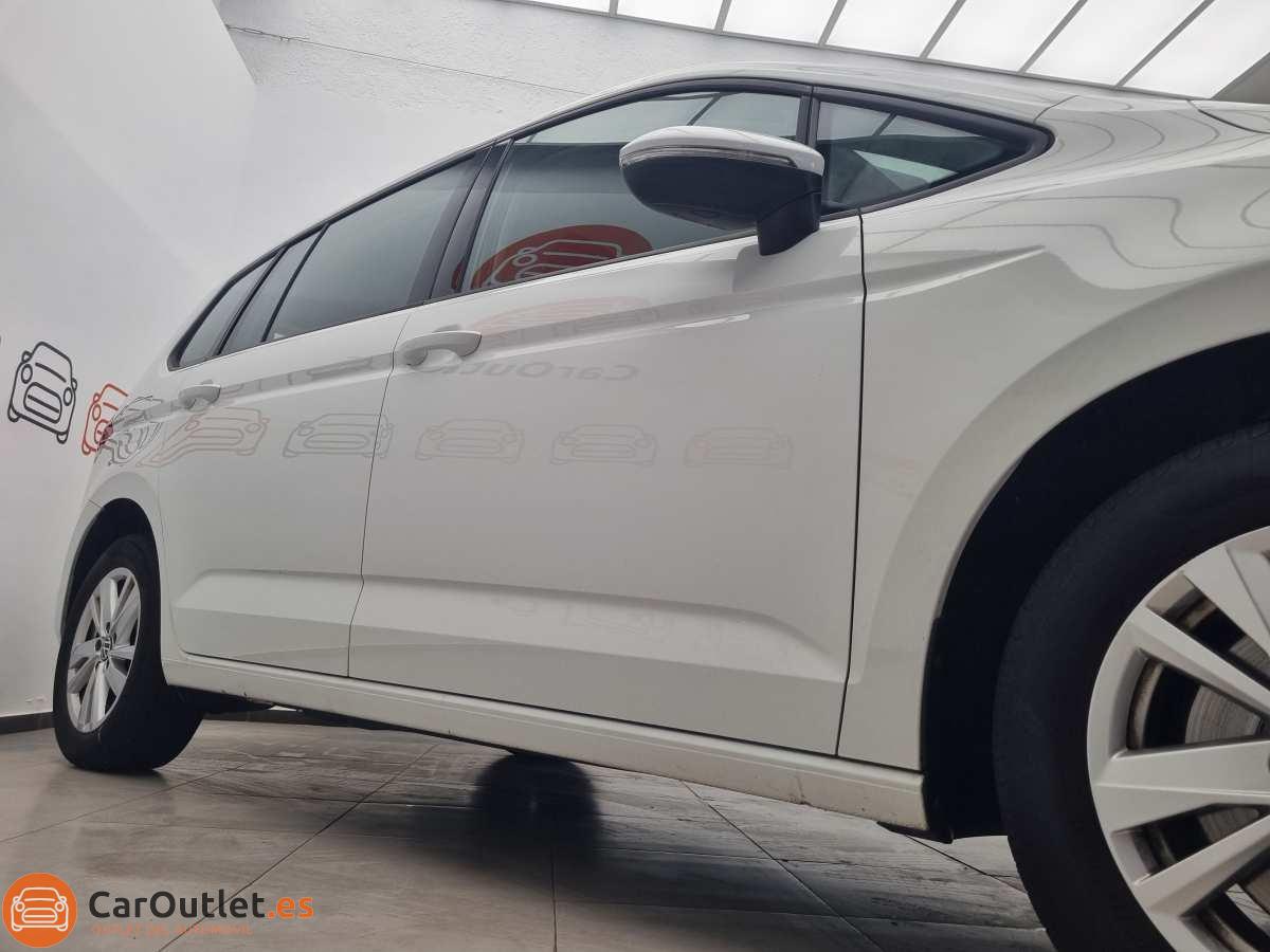 3 - Volkswagen Touran 2021 - AUTO