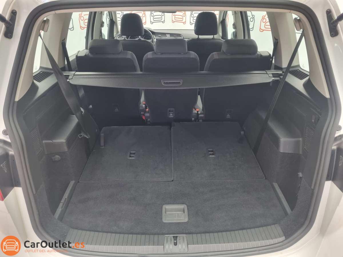 10 - Volkswagen Touran 2021 - AUTO