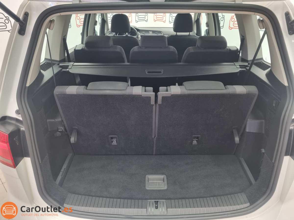 11 - Volkswagen Touran 2021 - AUTO