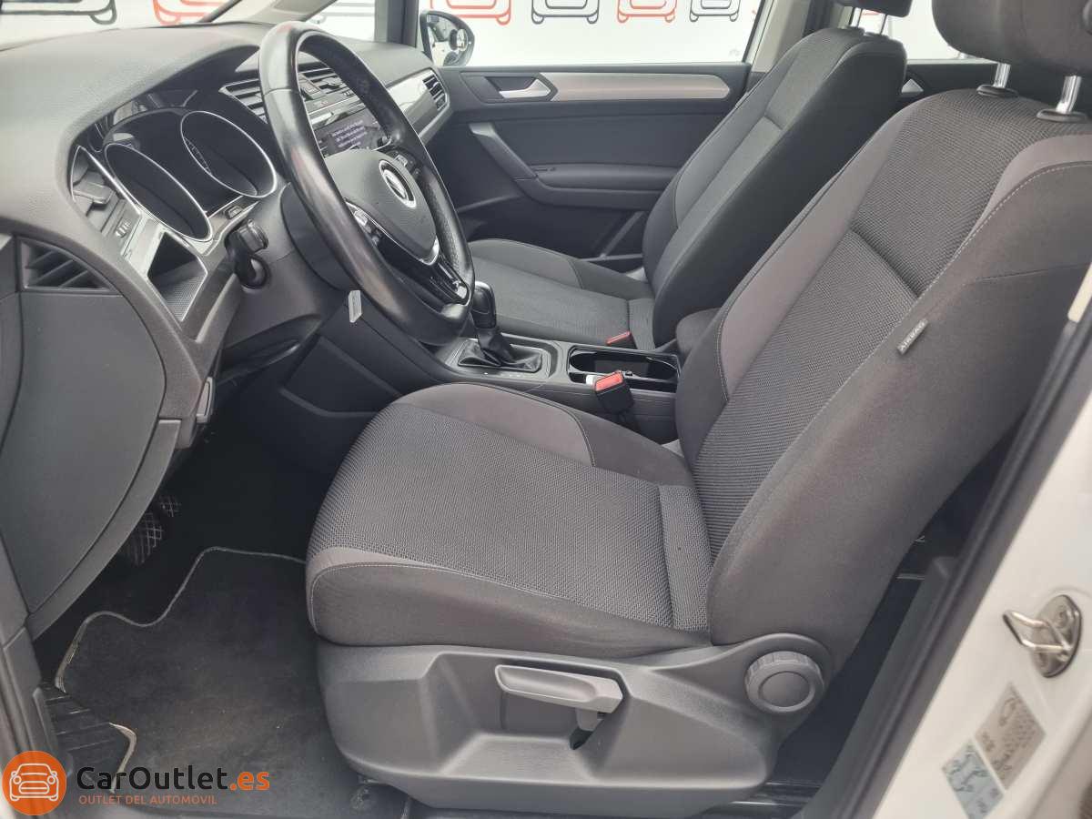 16 - Volkswagen Touran 2021 - AUTO