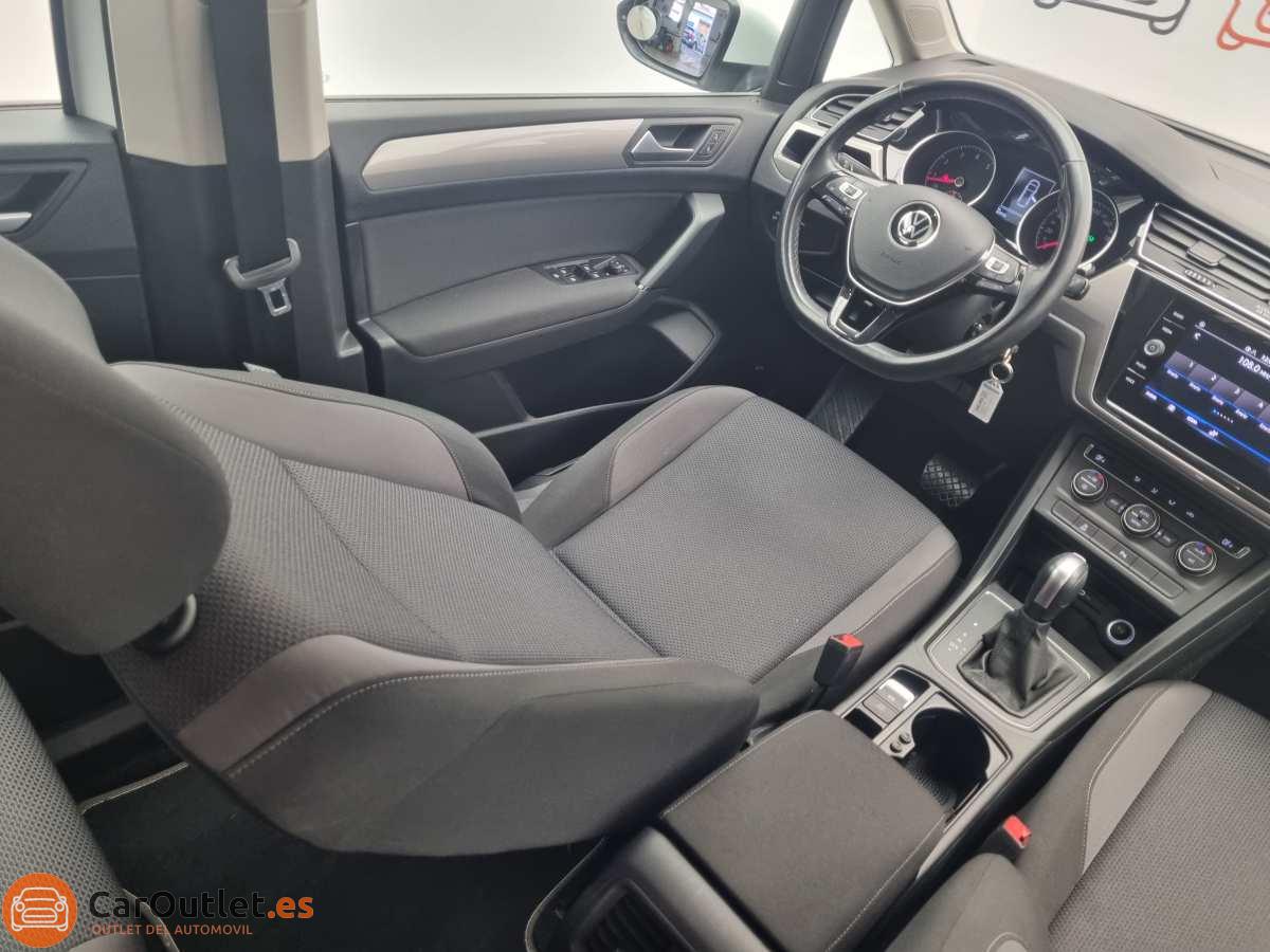 19 - Volkswagen Touran 2021 - AUTO
