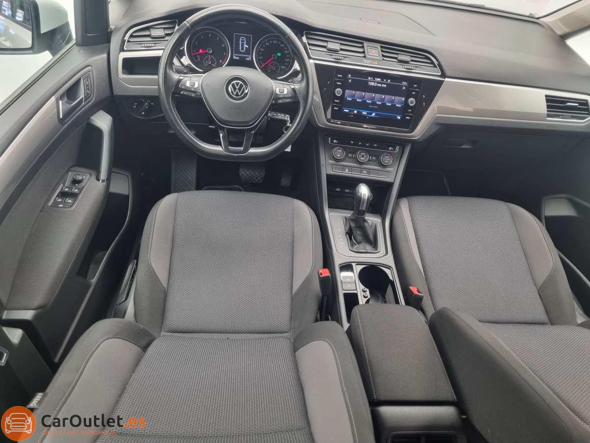 20 - Volkswagen Touran 2021 - AUTO