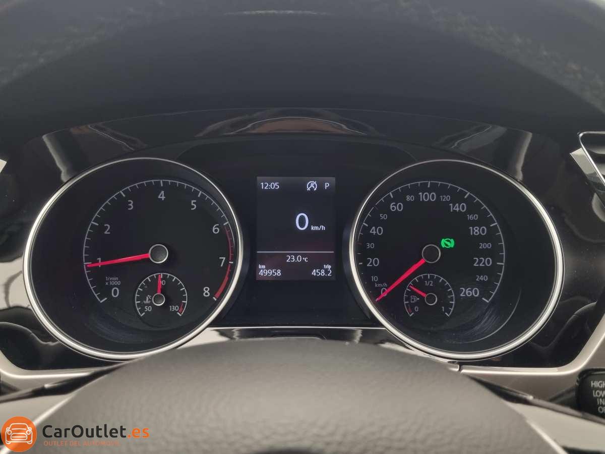 22 - Volkswagen Touran 2021 - AUTO