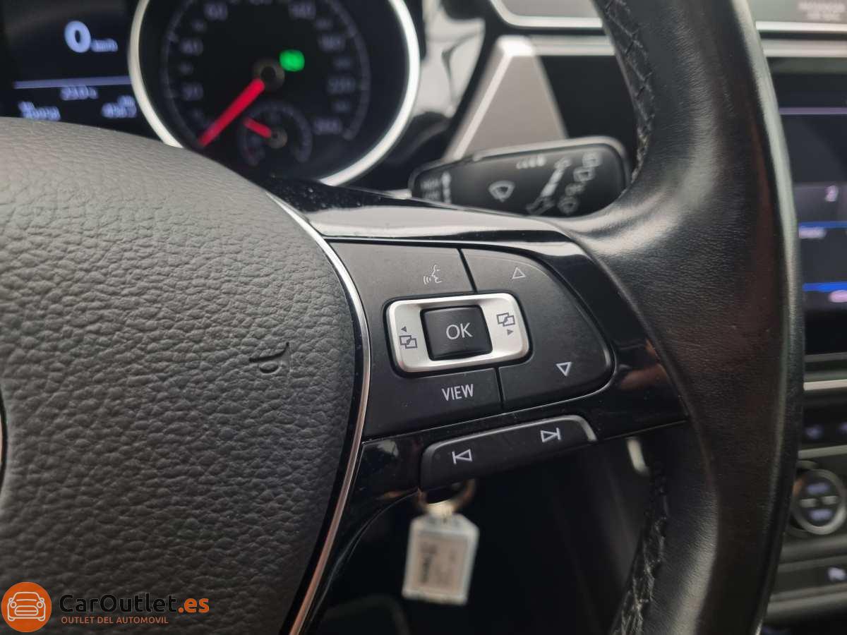 23 - Volkswagen Touran 2021 - AUTO