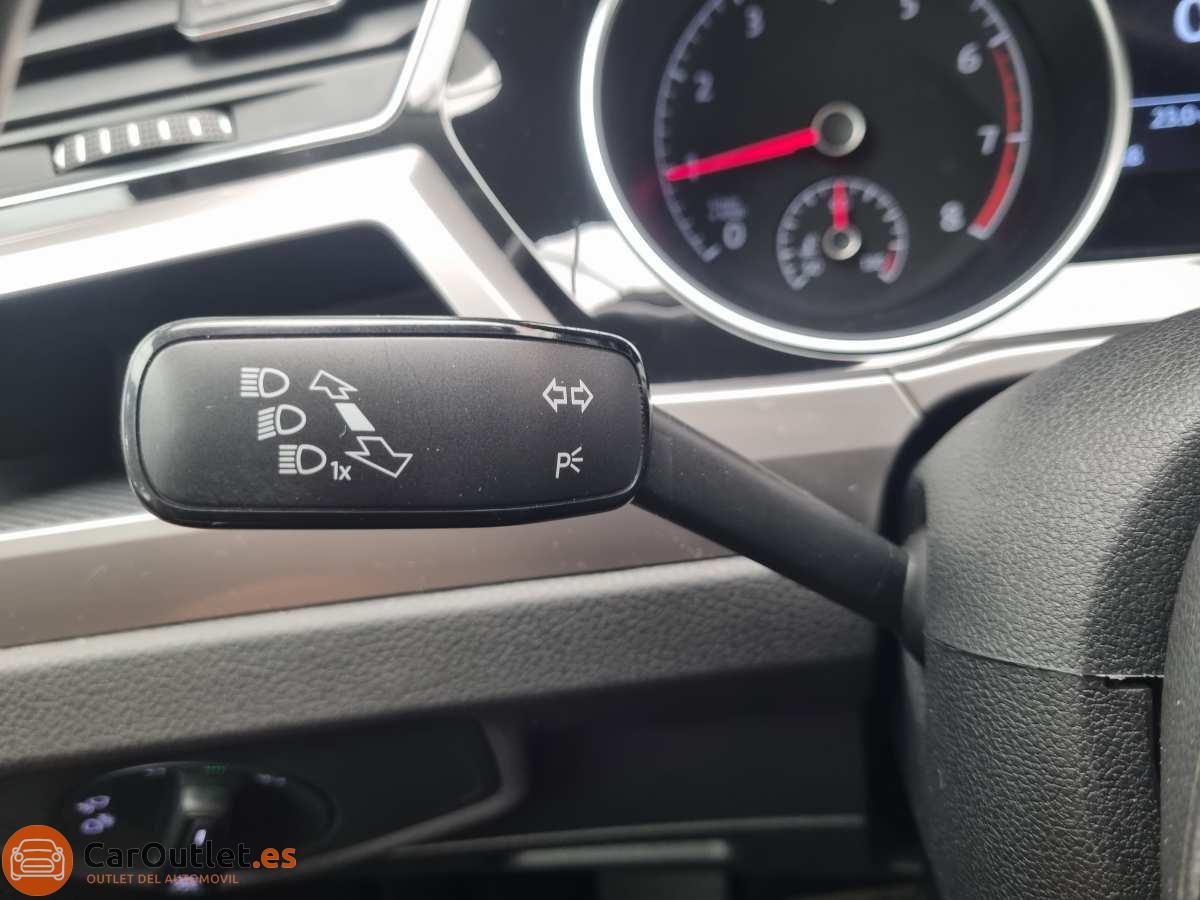 26 - Volkswagen Touran 2021 - AUTO