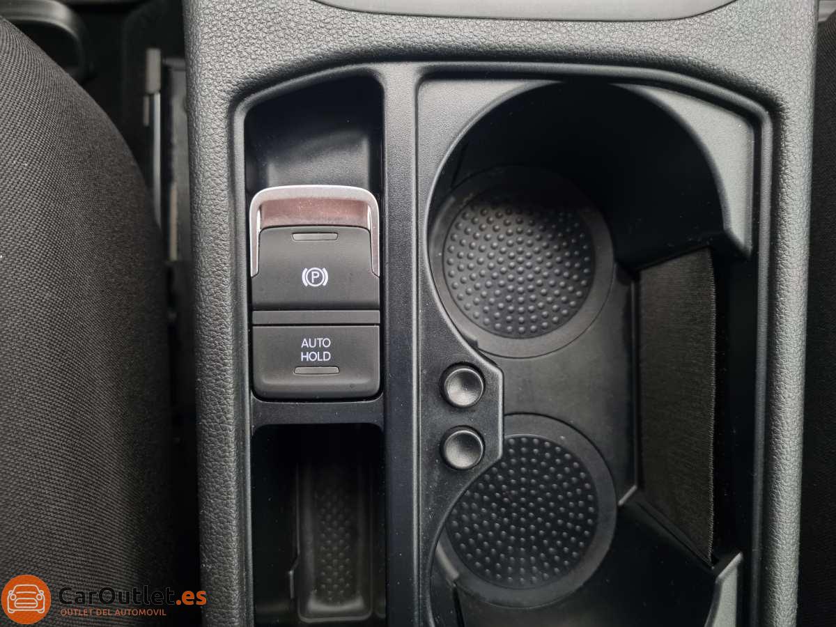 33 - Volkswagen Touran 2021 - AUTO