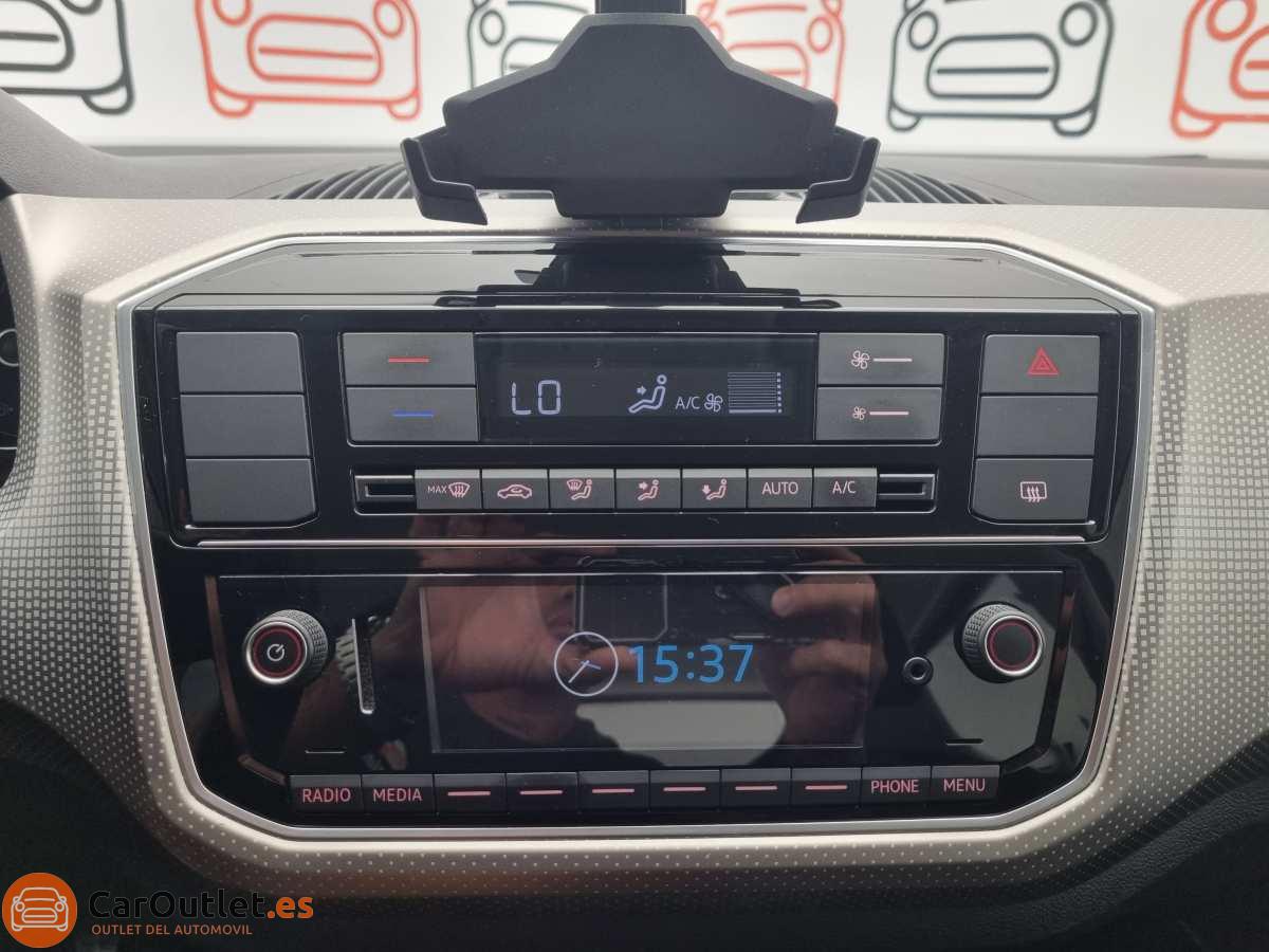 18 - Volkswagen UP 2017
