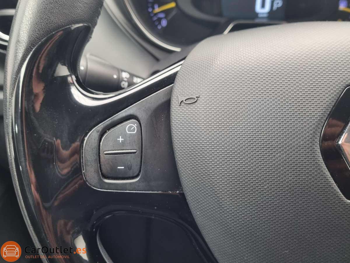 22 - Renault Captur 2015 - AUTO