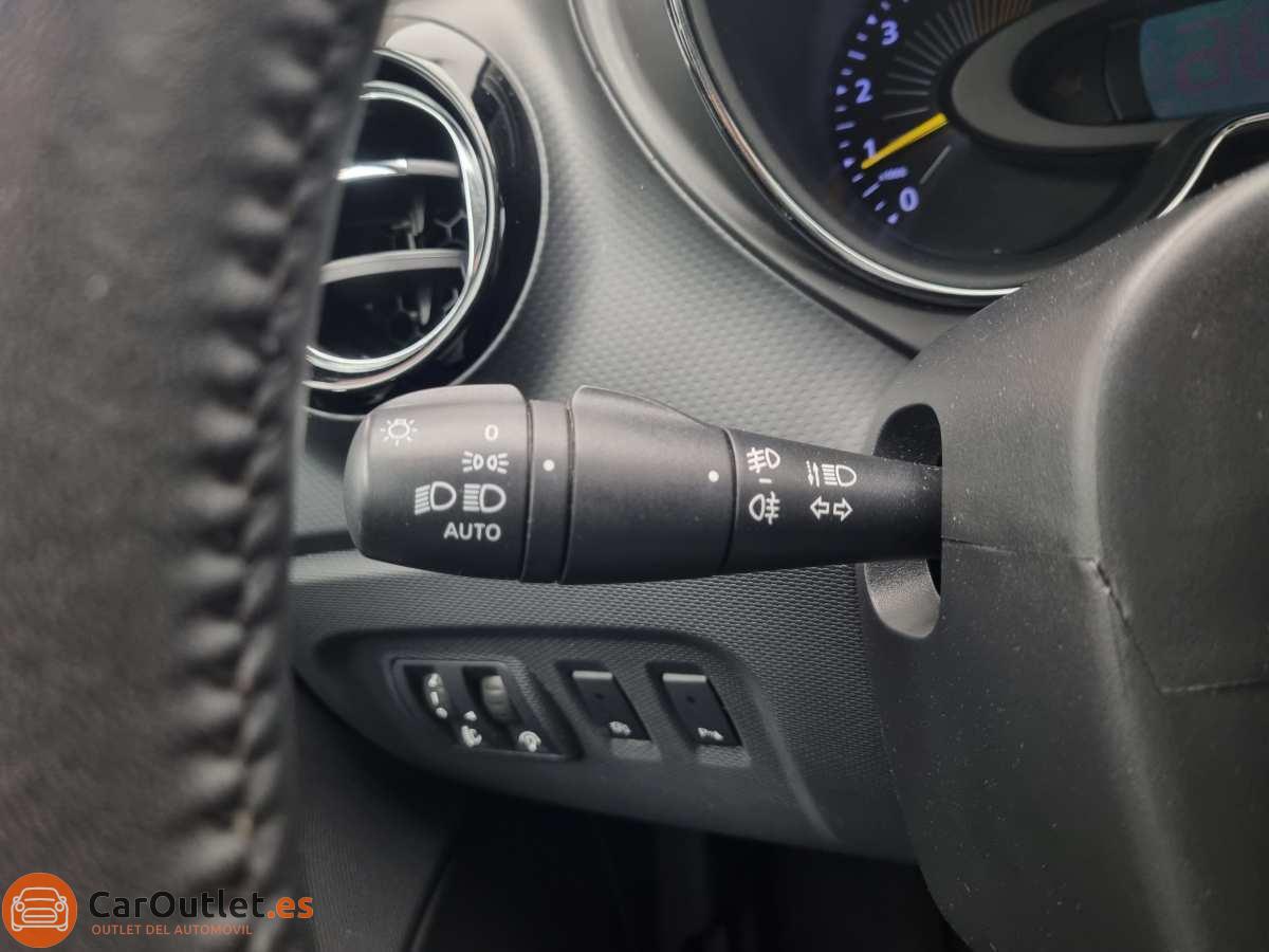 24 - Renault Captur 2015 - AUTO