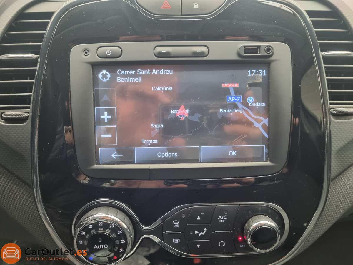 27 - Renault Captur 2015 - AUTO