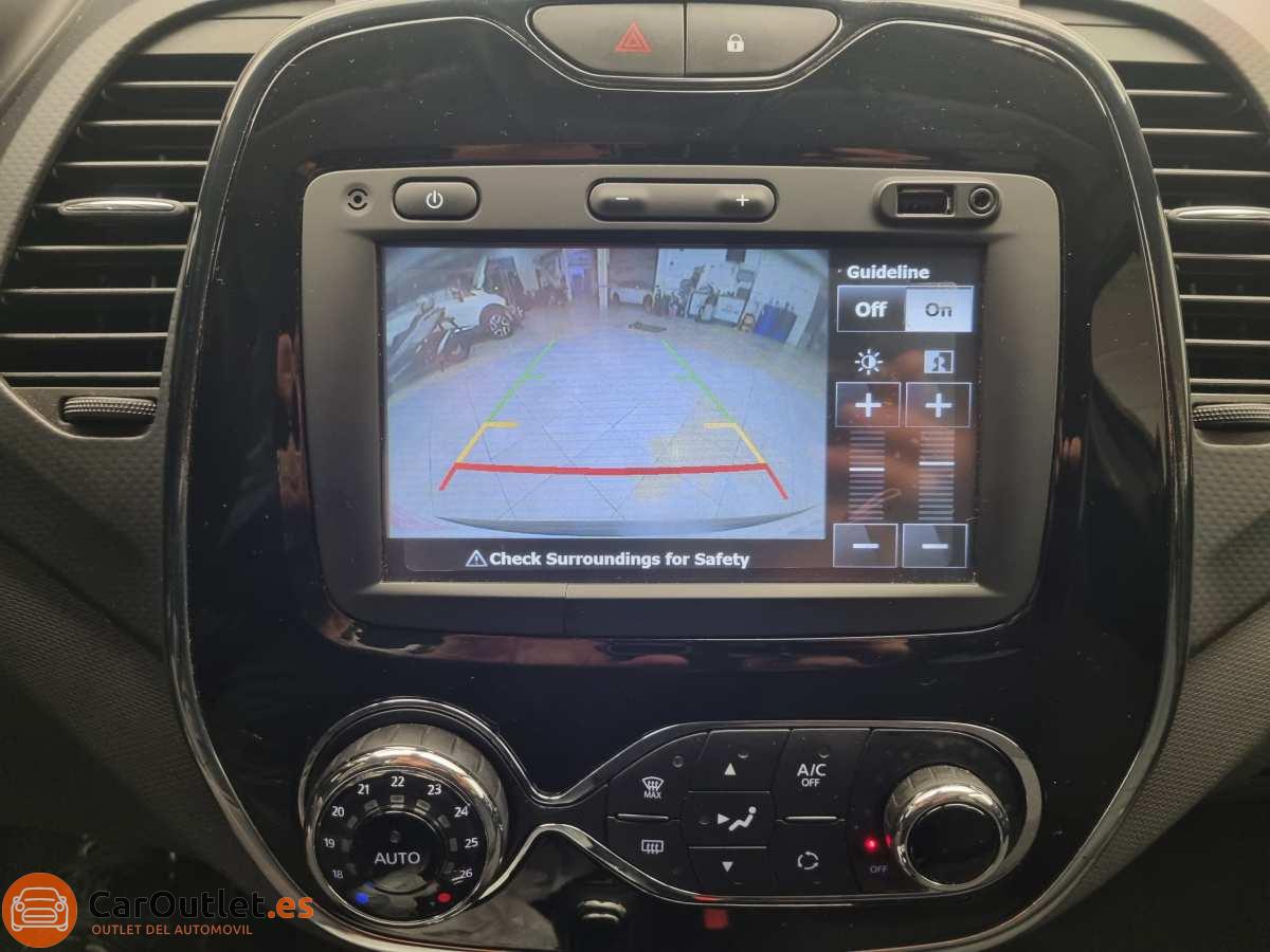 28 - Renault Captur 2015 - AUTO