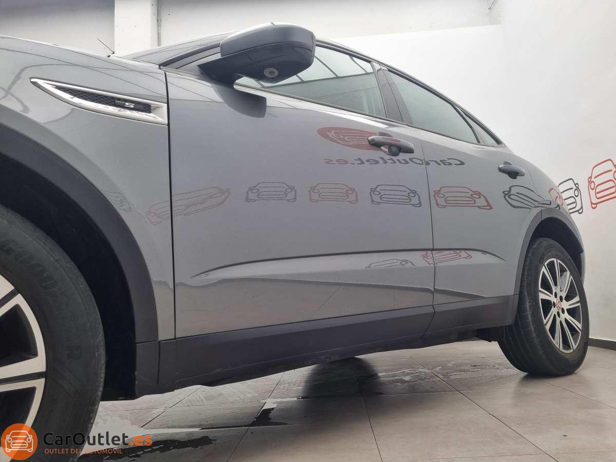 4 - Jaguar E-Pace 2019 - AUTO