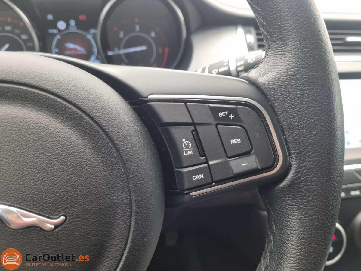 22 - Jaguar E-Pace 2019 - AUTO