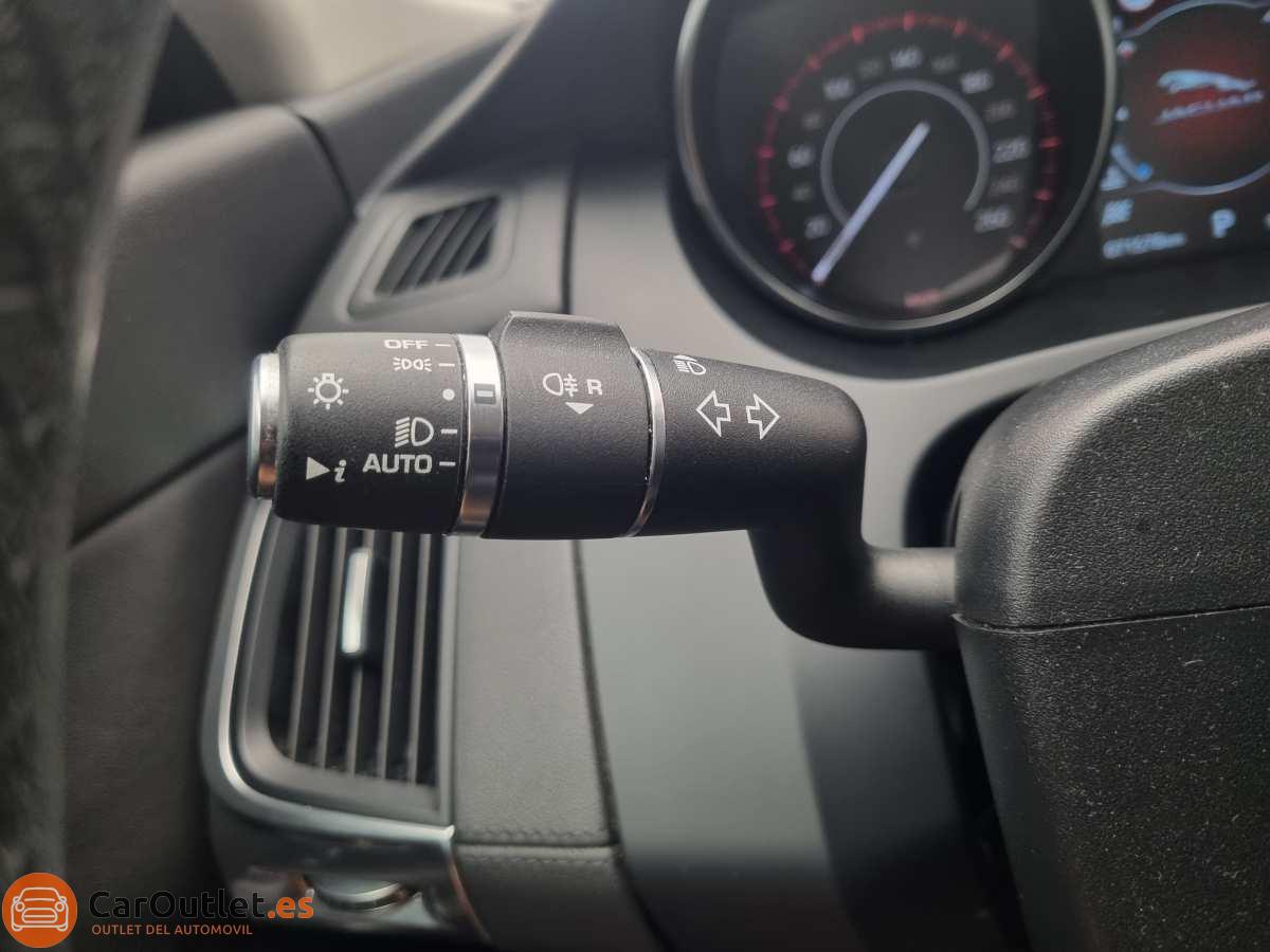 25 - Jaguar E-Pace 2019 - AUTO