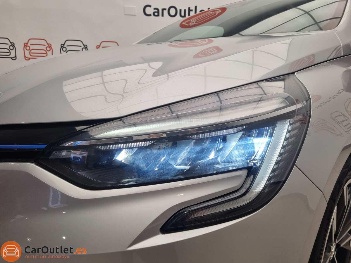 6 - Renault Clio 2021 - AUTO