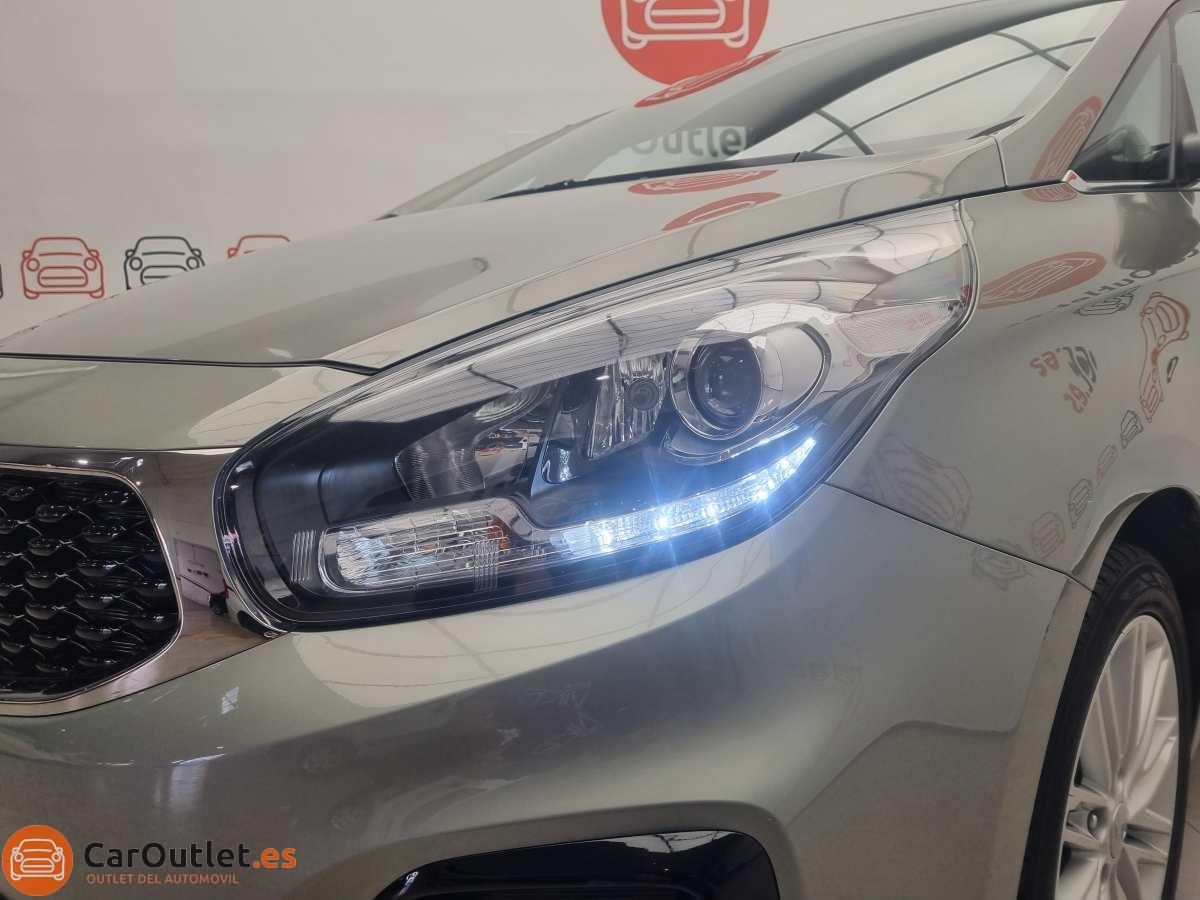 6 - Kia Carens 2018